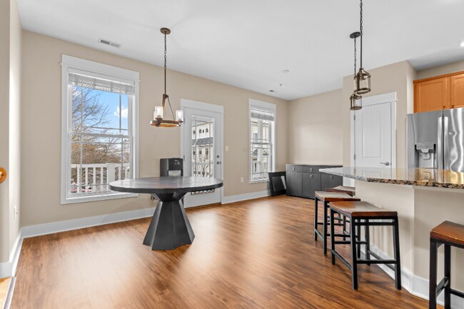 Building Photo - 9905 Bay Ct Ln