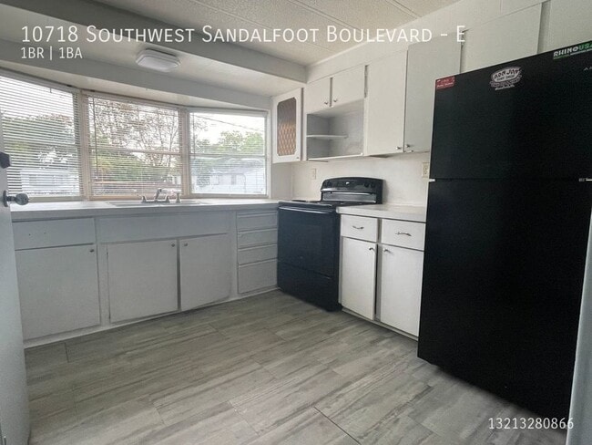 Photo - 10718 SW Sandalfoot Blvd Apartment