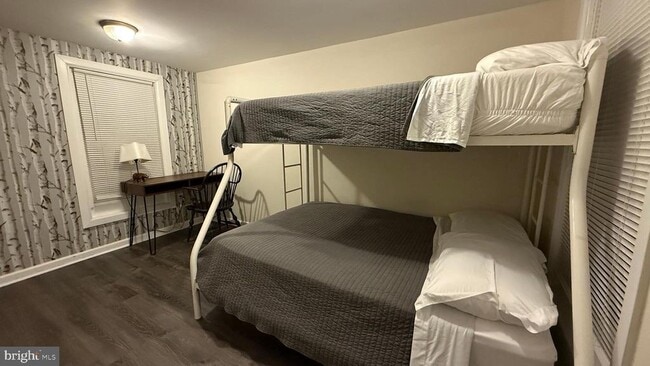Building Photo - 16 Linden Ln
