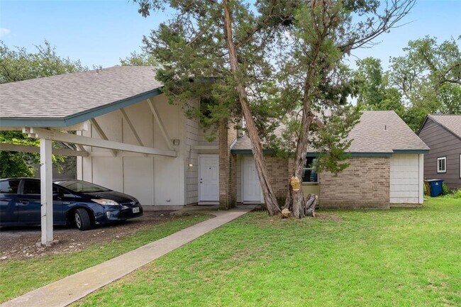 Foto del edificio - 6903 Woodhue Dr