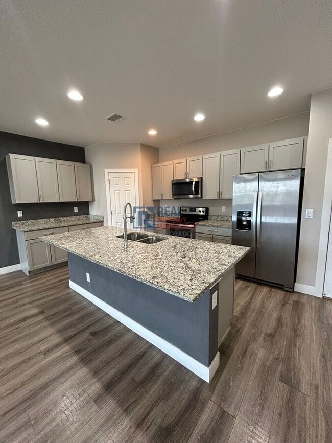 Building Photo - 16015 E Bolling Dr