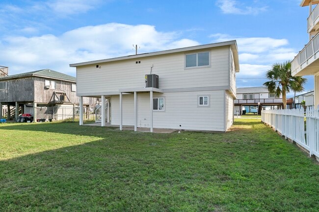 Building Photo - 13014 John Reynolds Rd