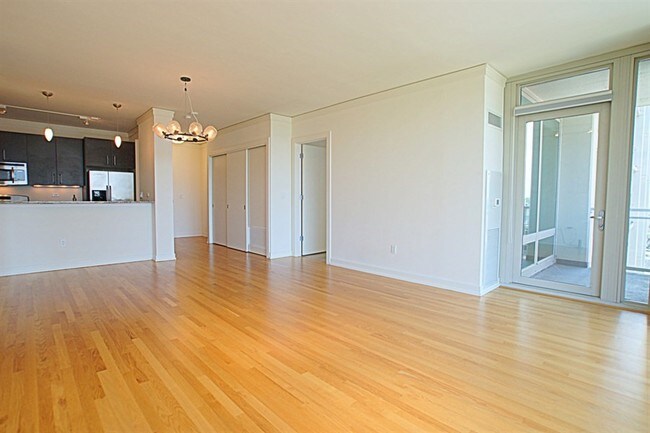 Building Photo - 1570 Elmwood Ave