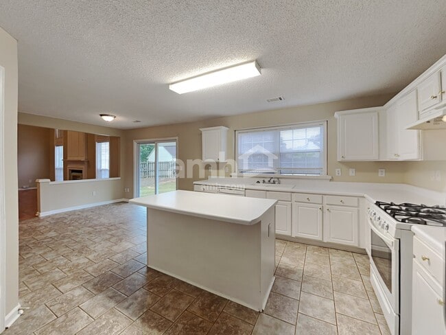 Building Photo - 3900 Chastatee Dr