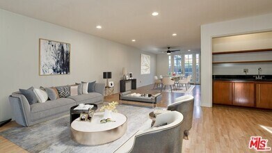 Building Photo - 129 Marguerita Pl N