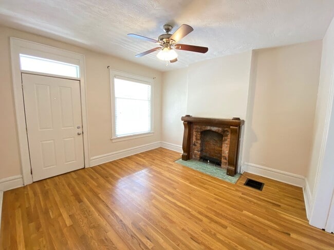 Building Photo - 88-90-90 E 4th Ave