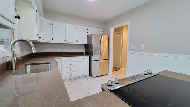 Foto del edificio - Beatifully Remodeled Condo in Southwest Champaign