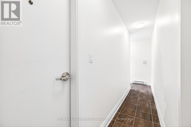 Photo du bâtiment - 253 St Clair Blvd