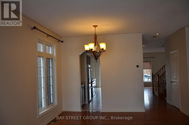 Building Photo - 27 Wilcliff Ct