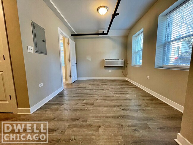 Foto del edificio - 3426 N Elaine Pl