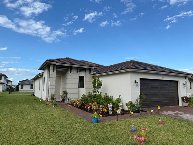 Building Photo - 5227 Nevola Ave