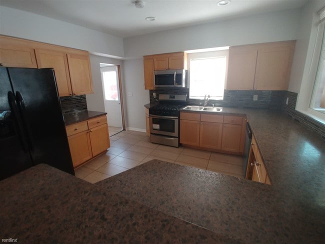 Building Photo - 4 br, 1.5 bath House - 1407 Russet St