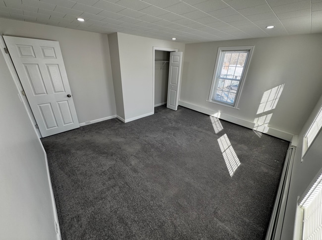 Foto del edificio - 169 Sewalls Falls Rd