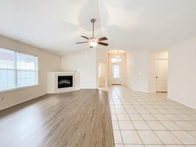 Building Photo - 4606 Isles Dr