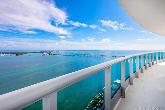 Foto del edificio - 1331 Brickell Bay Dr