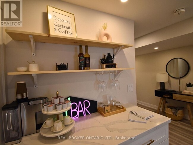 Photo du bâtiment - 1004 Dashwood Ct