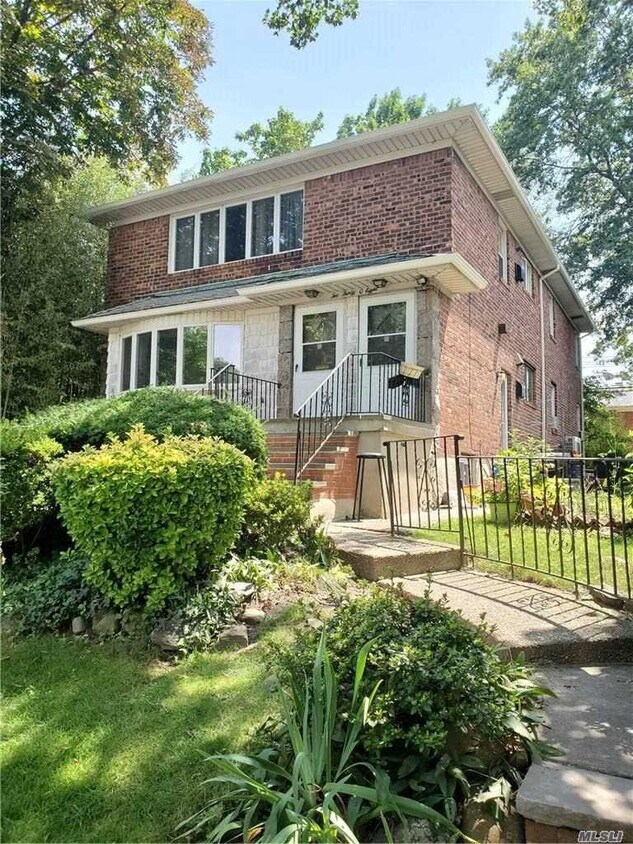 2300823057 57th Rd, Queens, NY 11364 House Rental in Queens, NY