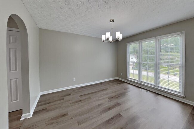 Foto del edificio - 170 Sterling Dr