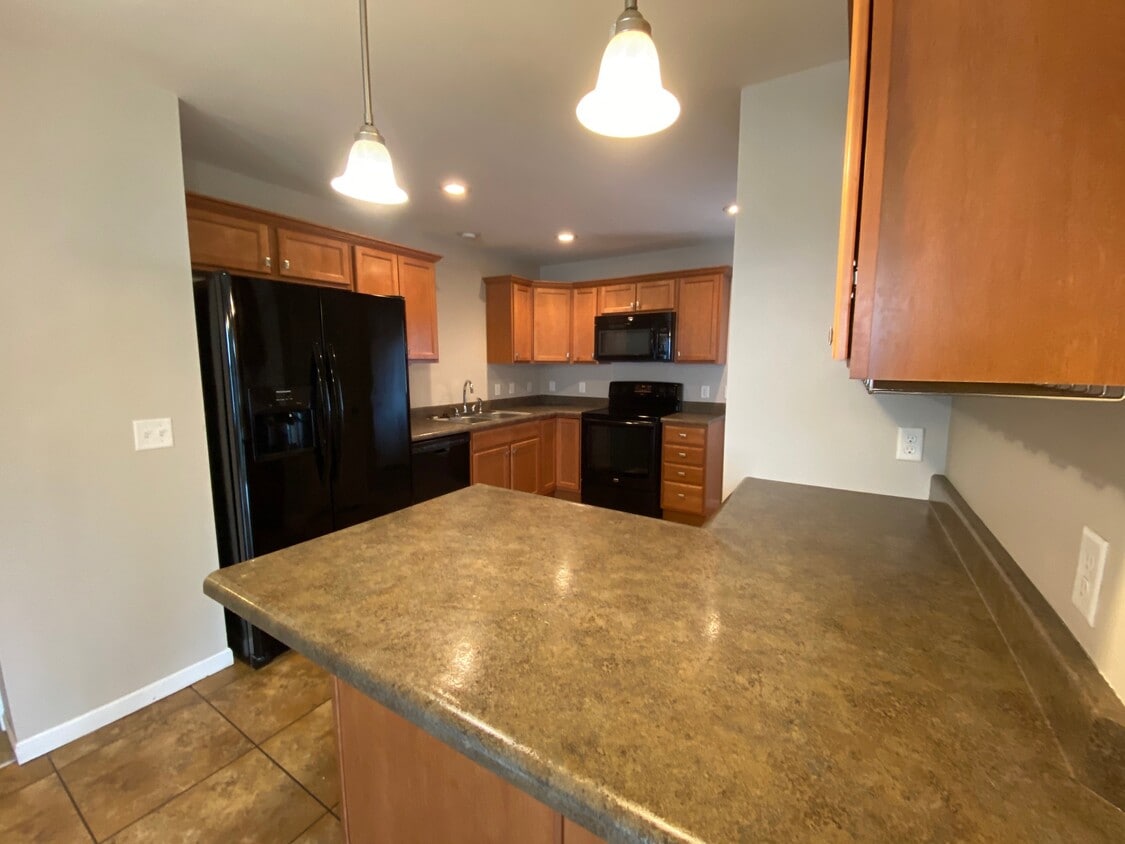 Primary Photo - 1427 Springbrook Dr