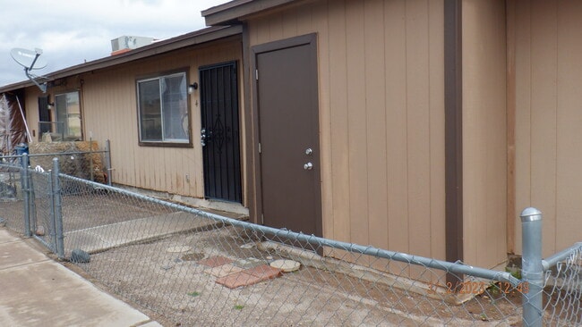 Building Photo - 441 W 20th Ave
