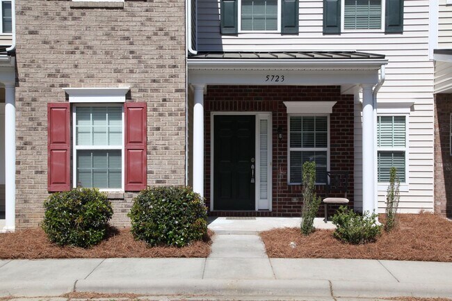 Foto del edificio - 5723 Bent Creek Cir