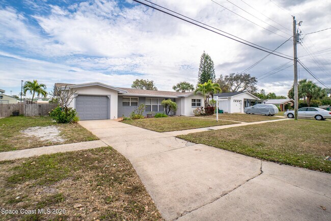 Building Photo - 2157 Barracuda Ave