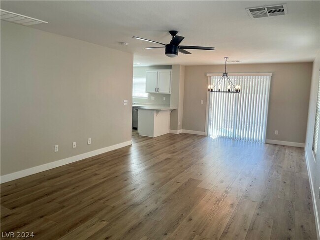 Foto del edificio - 6237 Capehart Falls St