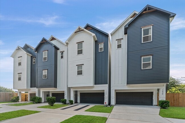 Building Photo - 1437 Ennis St