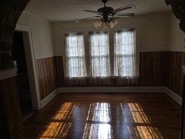 Building Photo - Close To City Park