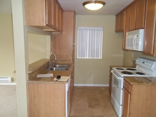 Kitchen - 1111 Sepulveda Blvd