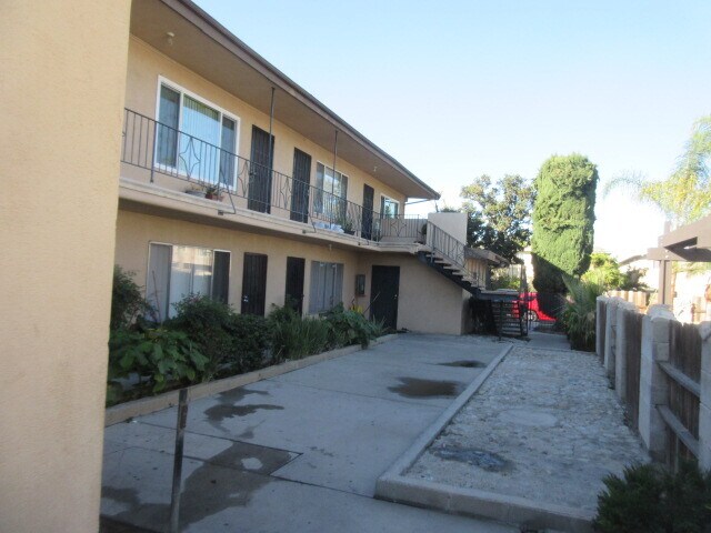 Building Photo - 9562 Maureen Dr