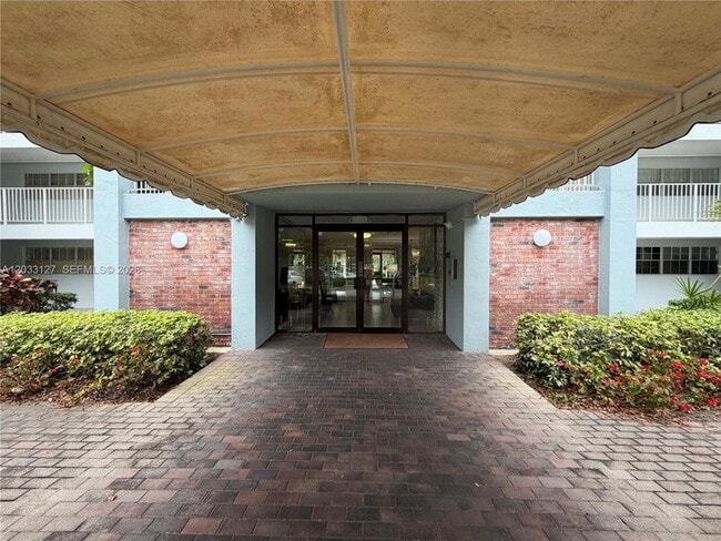 Foto del edificio - 3100 N Course Ln