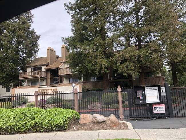 Building Photo - 2055 Sierra Rd