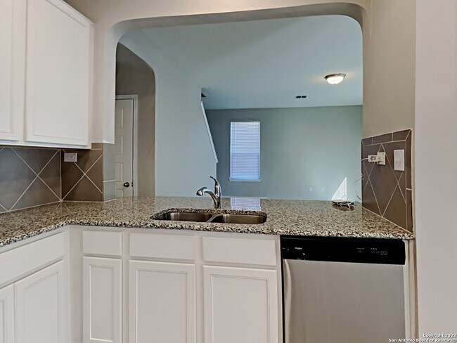 Building Photo - 1314 Hummingbird-