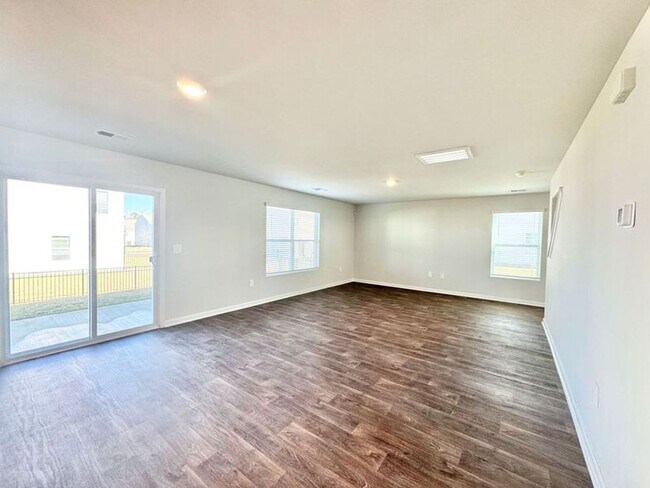 Foto del edificio - 502 Windsong Dr