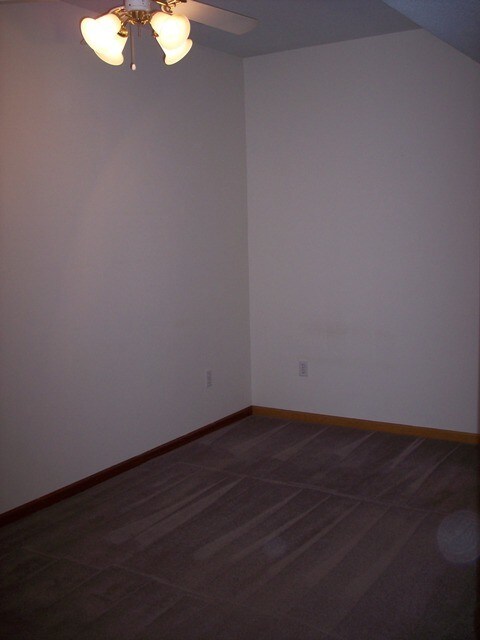 BEDROOM 1 - 604 N Maguire St