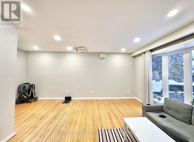 Building Photo - 26 Cumbrian Ct