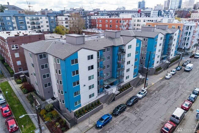 Foto del edificio - Urban Living In Capitol Hill