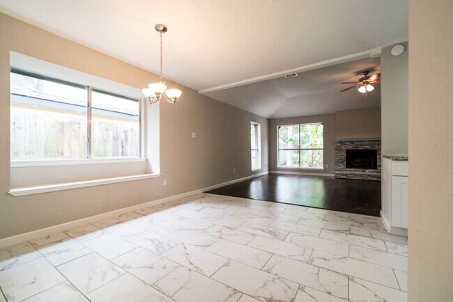 Foto del edificio - 2314 Pebbledowne Cir