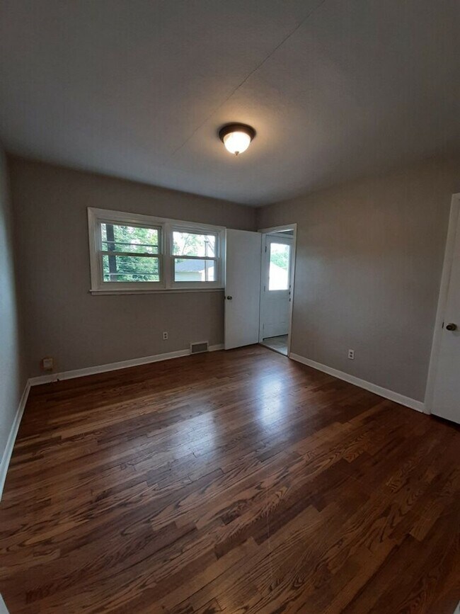 Foto del edificio - 3 bed 2 bath, 2 car garage Bettendorf Home!