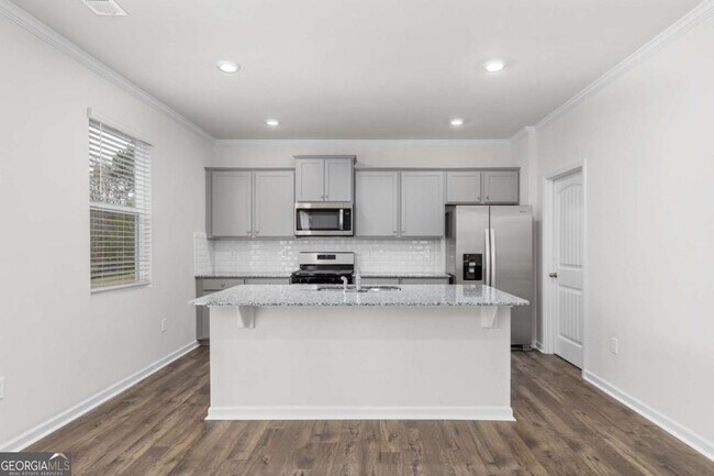 Building Photo - 5370 Swan Ln