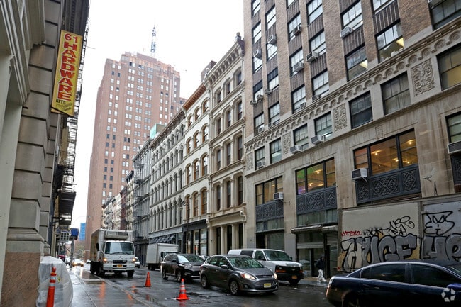 Building Photo - 58 Walker St