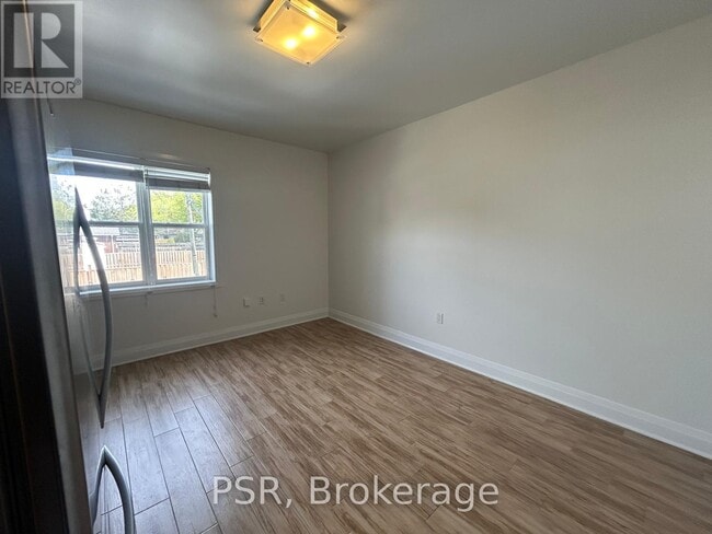 Building Photo - 3110 Lake Shore Blvd W