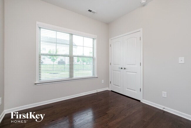 Foto del edificio - 4713 Broad Falls Ln