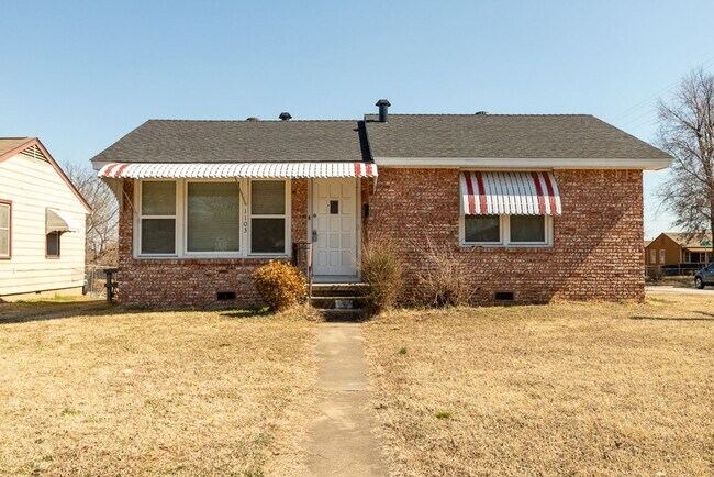 Foto del edificio - Updated 2 Bed 1 Bath near Yale and Admiral