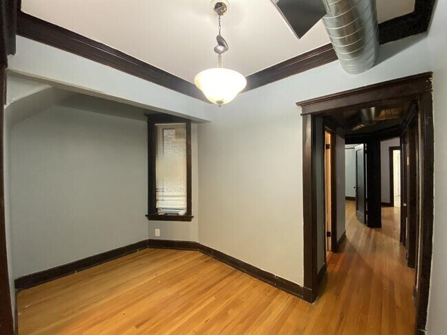 Building Photo - 6125 S Champlain Ave