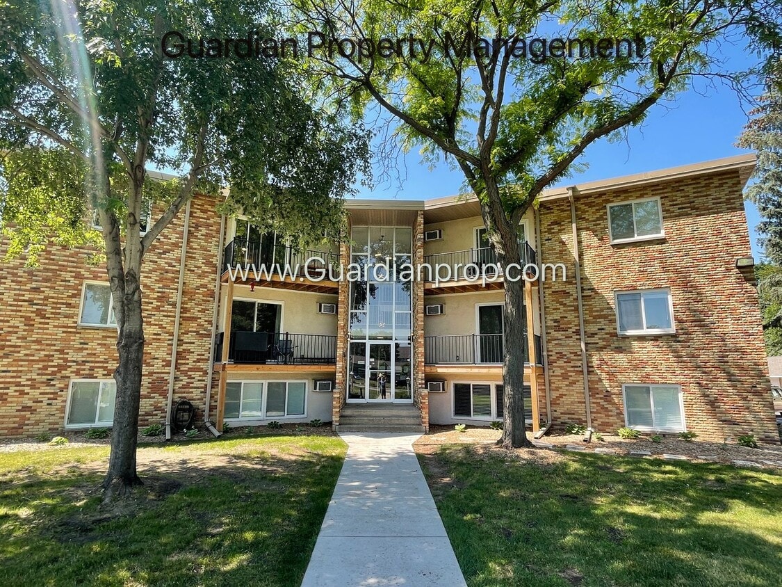 Primary Photo - Champlin Top Floor, Excellent Condition, A...