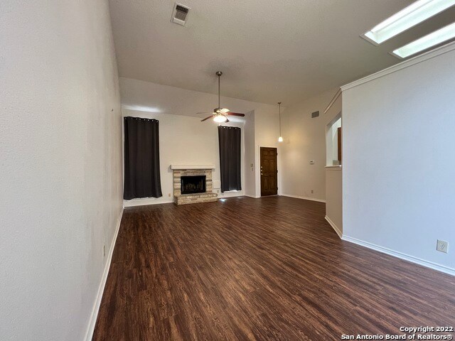 Foto del edificio - 2915 Village Pkwy