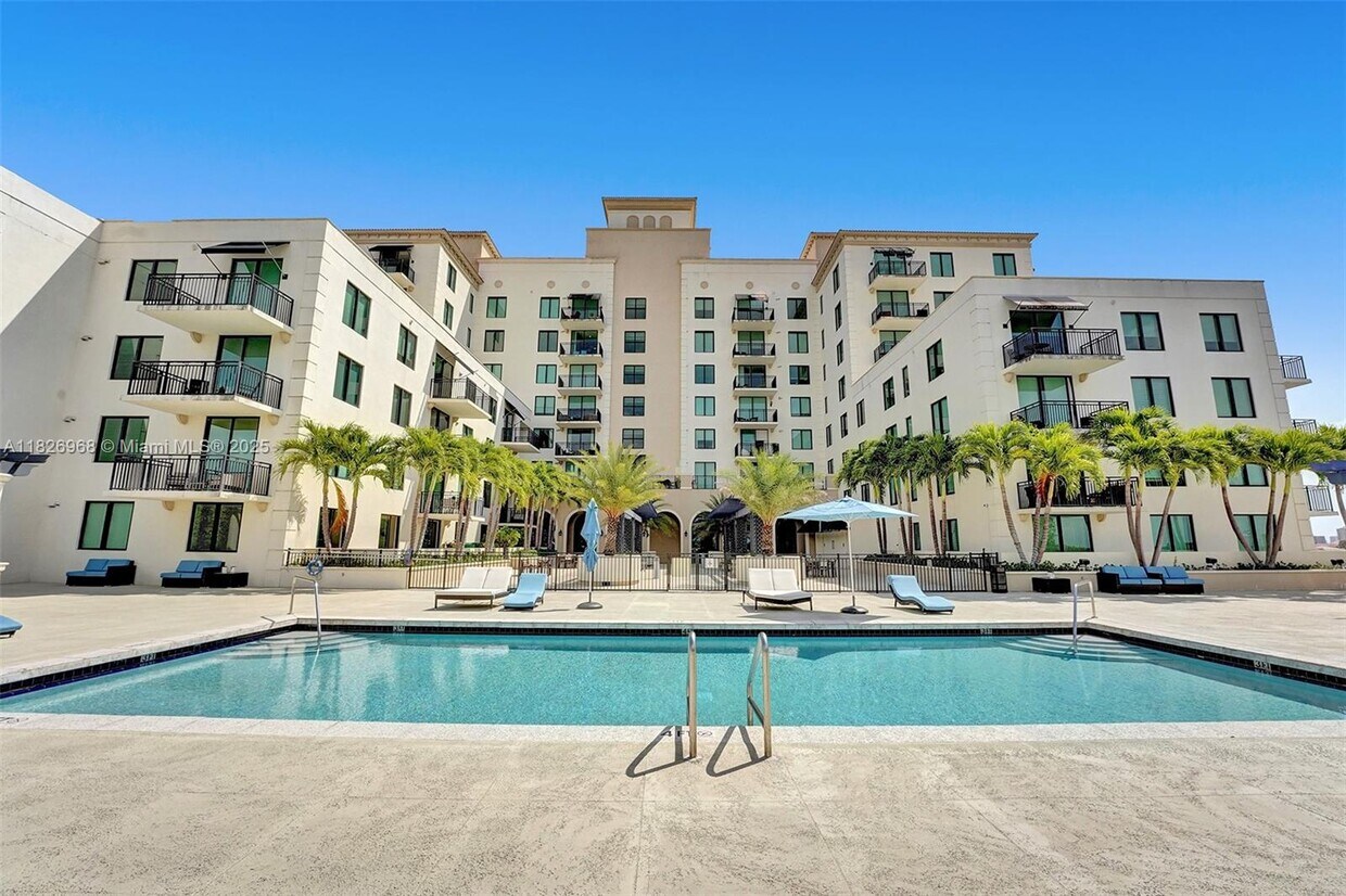 Foto principal - 1300 Ponce de Leon Blvd