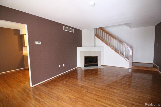 Building Photo - 43449 Arbor Way W